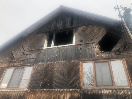 В Міжгір’я горів будинок: власники впорались самостійно