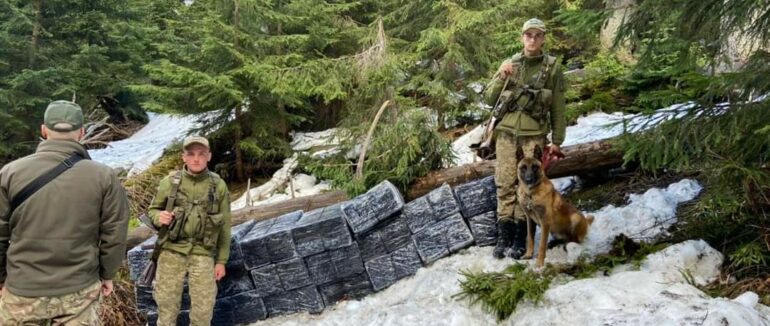 На Закарпатті контрабандисти намагалися перемістити через кордон 12 тисяч пачок цигарок
