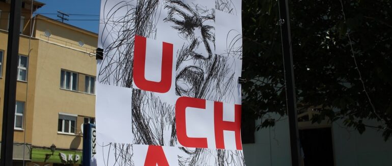 В Ужгороді студенти відкрили виставку плакатів про війну