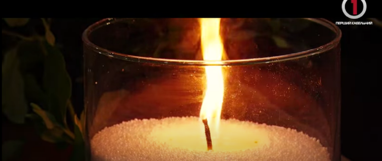 У білому і з живими квітами: поховання мукачівця Романа Жука (ВІДЕО)