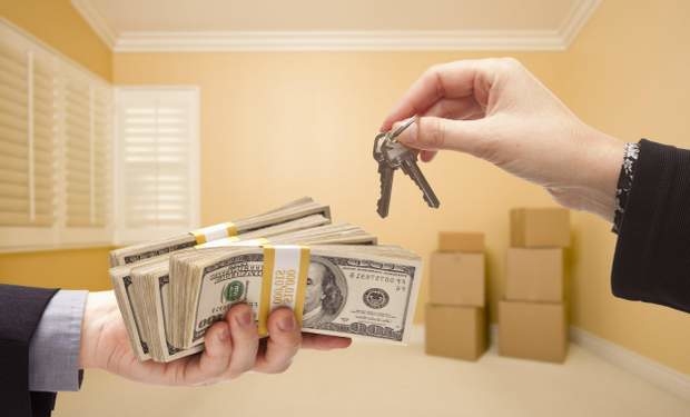 Троє жителів Києва брали з переселенців гроші за оренду будинку на Закарпатті, після чого зникали