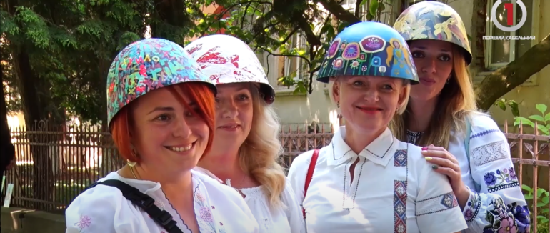 Благодійна світлина: традиційна акція “Фото патріота” в Ужгороді (ВІДЕО)