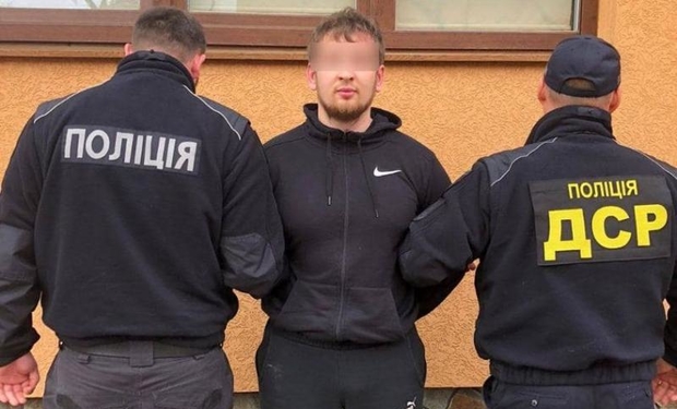 На Закарпатті наркодилер намагався втекти під час затримання