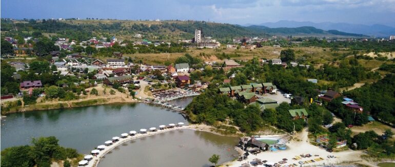 Шахрайство у Солотвині: чоловік незаконно заволодів 3 земельними ділянками