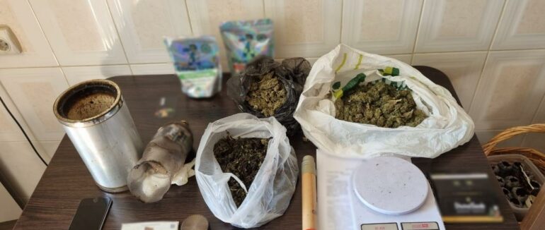 На Мукачівщині виявили незаконний наркобізнес у двох місцевих мешканців