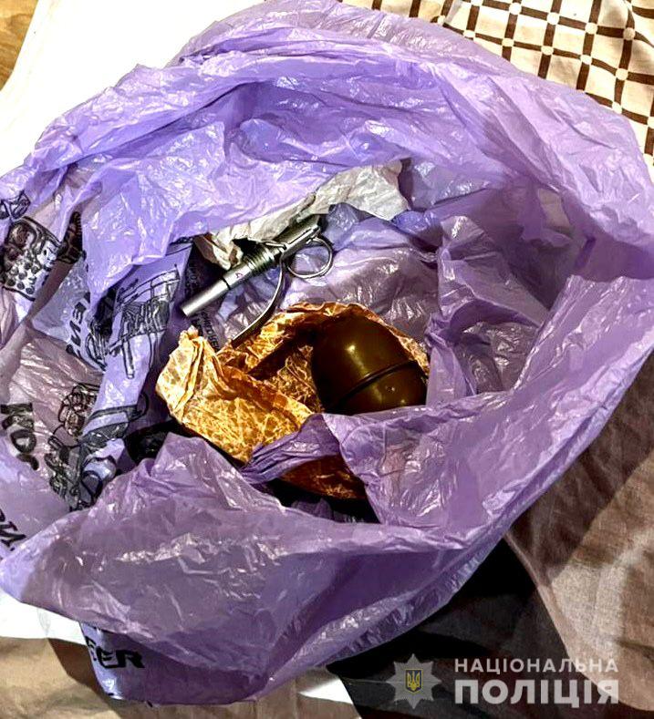 В Ужгороді у фігуранта злочину вилучили гранату