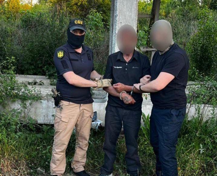 В Ужгороді затримали зловмисника, який збував гранати та приховував цілий арсенал боєприпасів