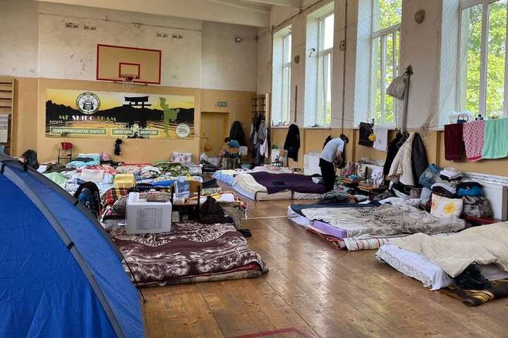 Переселенці на Закарпатті мають влаштуватися на роботу