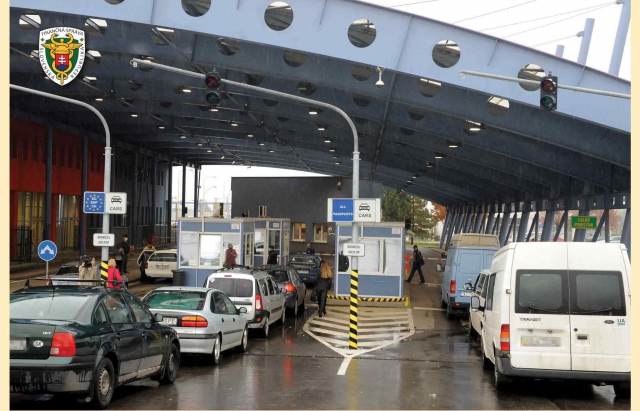 З понеділка дозволили ввозити автівки через КПП “Ужгород-Вишнє Нємецьке”