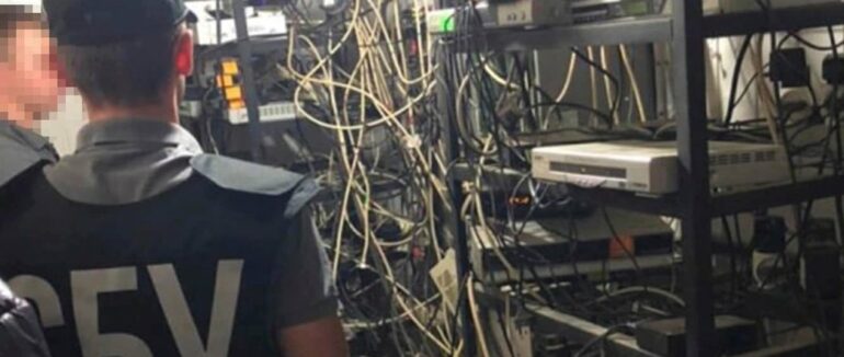 На Закарпатті СБУ заблокувала діяльність провайдера, який незаконно ретранслював пропагандистські телеканали рф