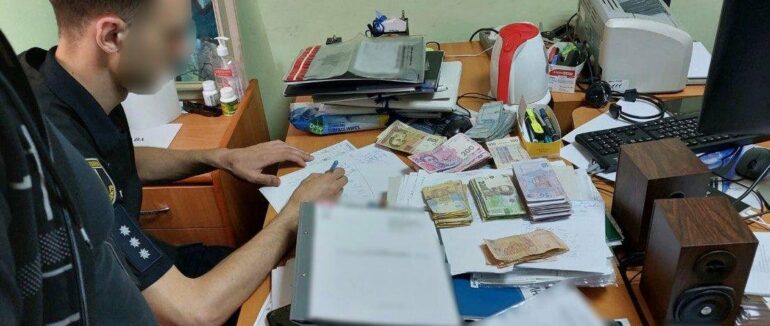 На Закарпатті керівниці місцевої громадської організації оголосили підозру у продажі гуманітарної допомоги