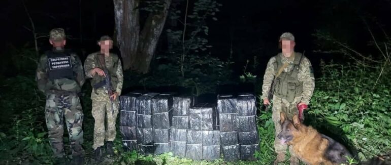 Цієї ночі закарпатські прикордонники викрили чергову спробу тютюнової контрабанди