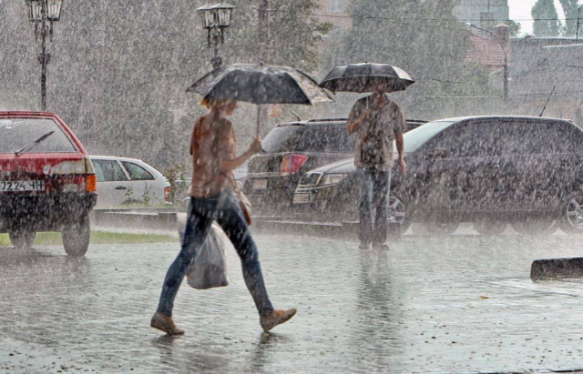 На Закарпатті прогнозують сильні дощі та грози