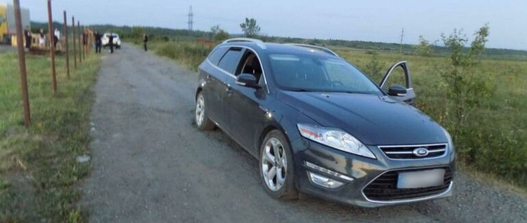 На Хустщині автомобіль скоїв наїзд на пішохода: потерпілого із численними травмами госпіталізували