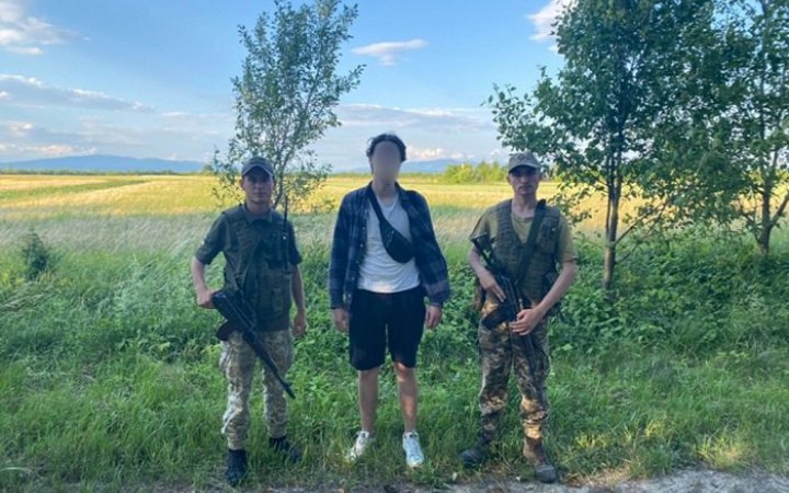 ​На Закарпатті протягом доби дев’ятеро чоловіків намагалися незаконно перетнути кордон
