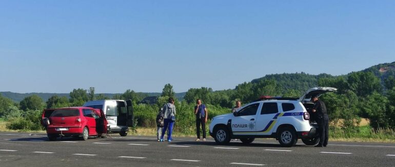 Ранкова ДТП на Хустщині: зіштовхнулися два автомобілі “Volkswagen”