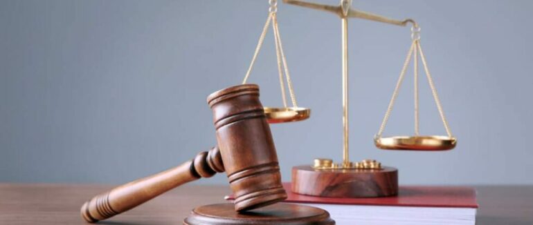 За замах на вбивство знайомої житель Мукачівщини може провести 10 років за ґратами