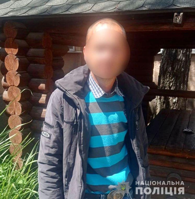 На Виноградівщині зловмисник обікрав 70-річну пенсіонерку