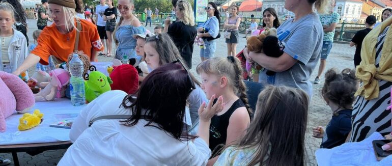 Благодійний фестиваль для дітей “Щасливе дитинство” провели в Ужгороді