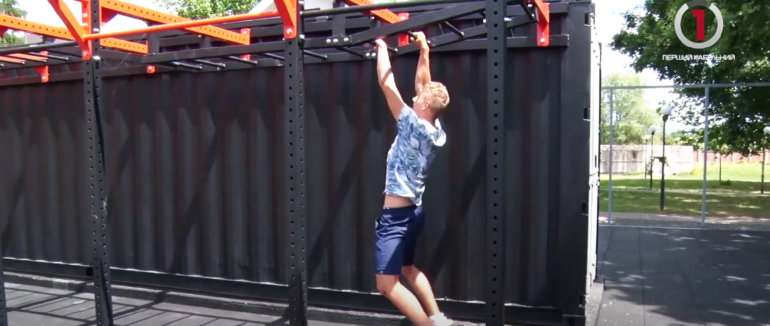 В Ужгороді на стадіоні «Авангард» функціонує новий сучасний майданчик для спорту (ВІДЕО)