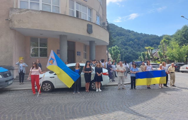 На Закарпатті прощаються із загиблим на війні військовим Володимиром Фляшком