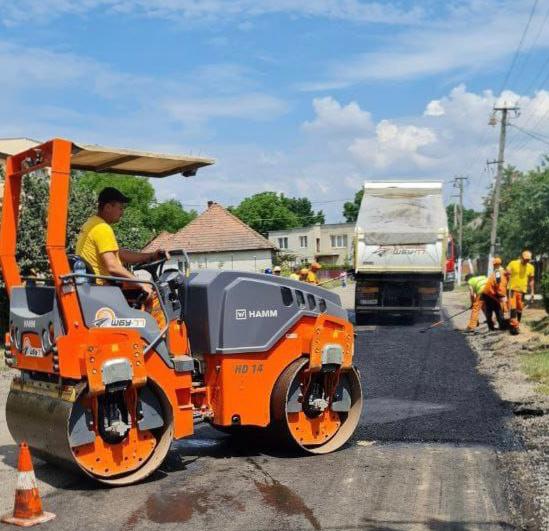 На Берегівщині провели ямковий ремонт доріг