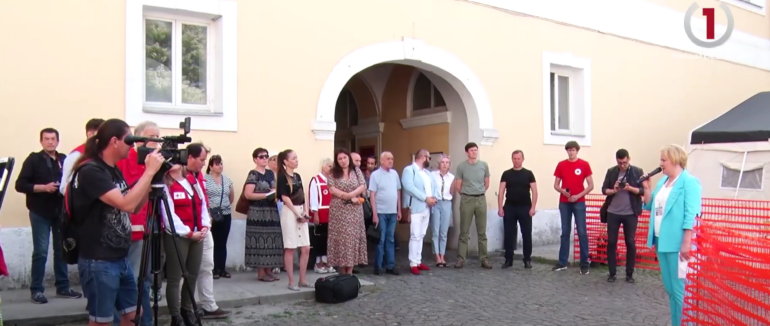 У допомогу медикам: в Ужгороді урочисто відкрили перший сервісний центр Червоного Хреста (ВІДЕО)