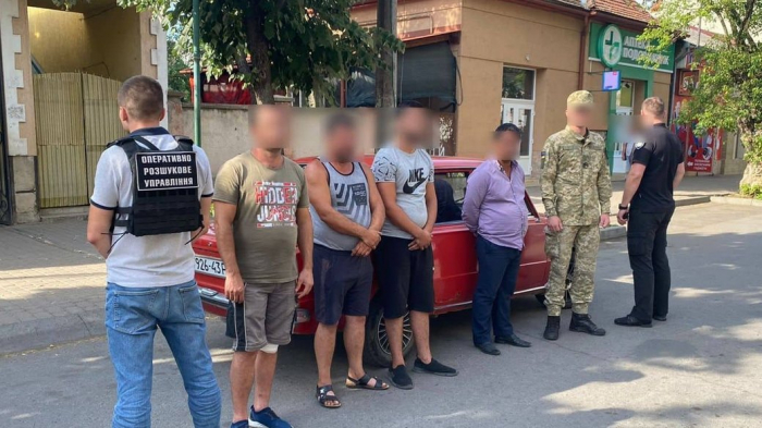 Трьох закарпатців підозрюють в організації незаконної переправи через кордон дніпрянина