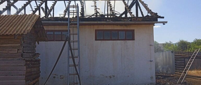 У Буштині згоріли 3 тонни сіна