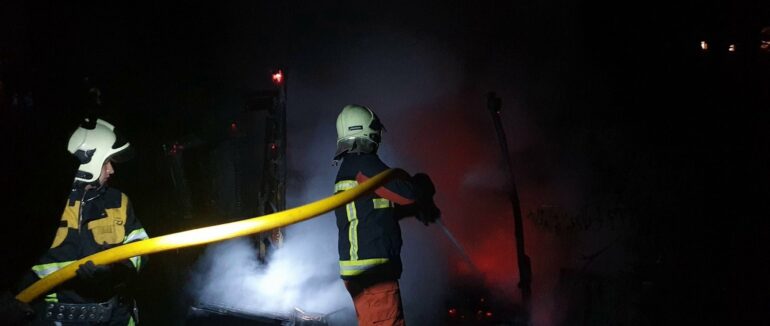 Уночі на Виноградівщині горіла надвірна споруда