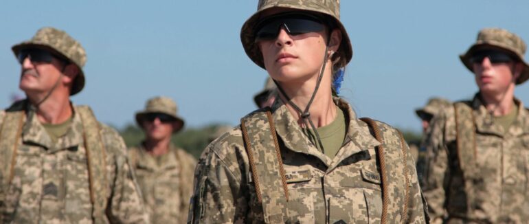 Жінок братимуть на військовий облік лише за їхньою згодою – Генштаб