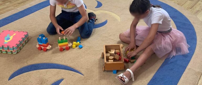 Взяли відразу трьох: третю патронатну родину створили на Закарпатті