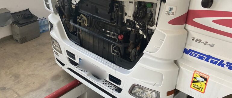 На словацькому кордоні українець через приховані цигарки втратив «Mercedes»