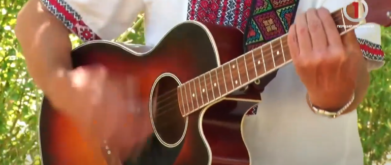 Патріотичний дух із “Шаржем”: закарпатський дует підтримує військослужбовців  (ВІДЕО)