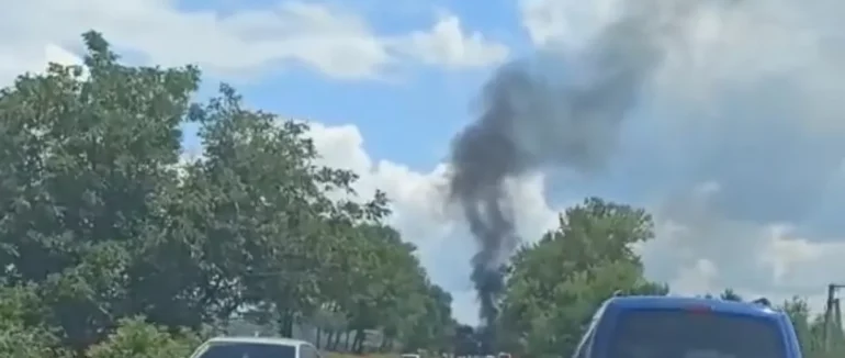 На Іршавщині на ходу загорівся мікроавтобус: у транспортному засобі їхала мати з дитиною