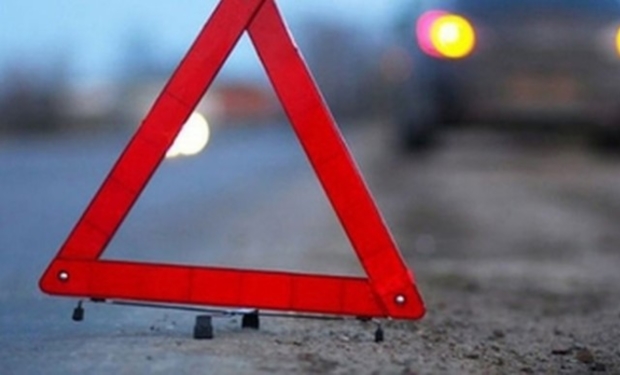 У Тячеві автомобіль врізався у рейсовий автобус: є постраждалі