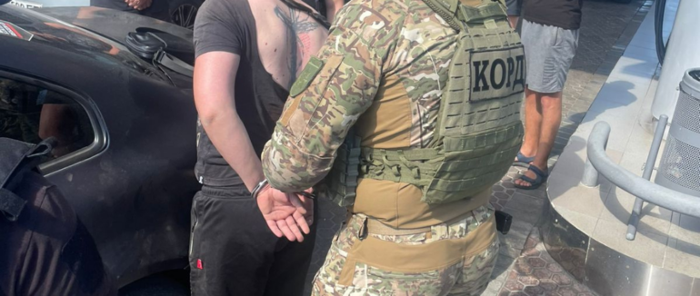 Двоє мукачівців, у яких знайшли метамфетамін і боєприпаси, перебуватимуть під вартою