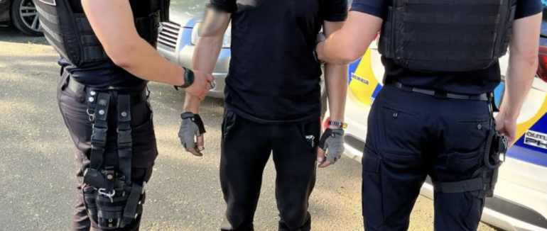 В Ужгороді тероборона затримала 19-річного юнака, що перевозив наркотики