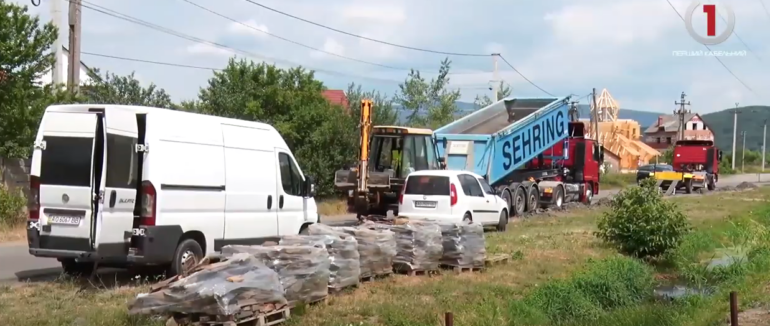 Попри воєнний стан: в Оноківській ТГ триває ямковий ремонт вулиць (ВІДЕО)
