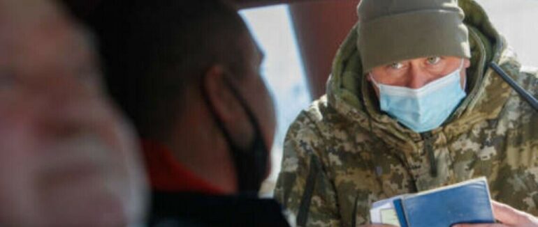 В Україні чоловікам можуть дозволити виїжджати за кордон