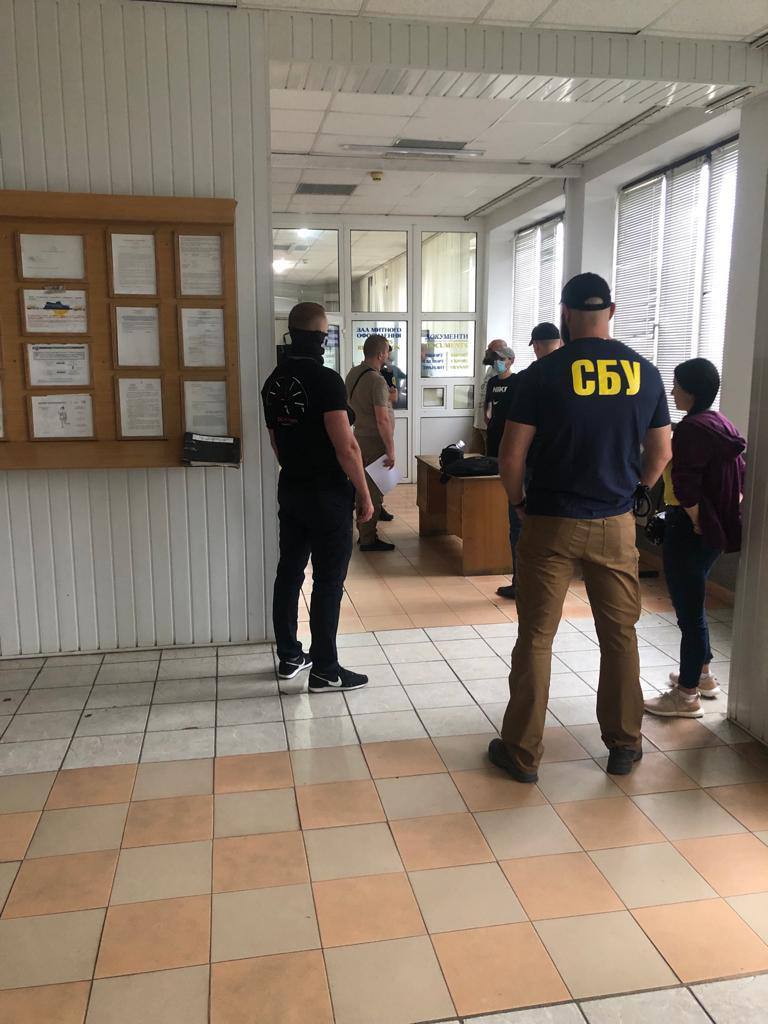 СБУ проводить обшуки на двох митних постах на Закарпатті