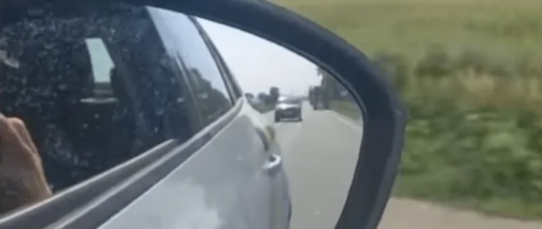 Майже родила в автомобілі: на Хустщині на трасі патрульні допомогли родині