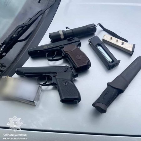 Три згортки фольги: у Мукачеві патрульні затримали знервованого водія