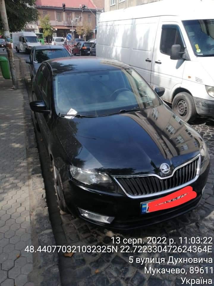 В Мукачеві оштрафували кілька десятків порушників паркування