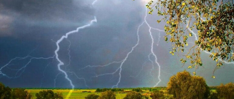 8-9 серпня Закарпаття накриють шквали, грози та град