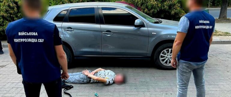 На Закарпатті інспектор за хабар розповів контрабандистам про розміщення прикордонних патрулів