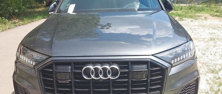 У Мукачеві штрафуть водіїв, які паркуються на зелених зонах