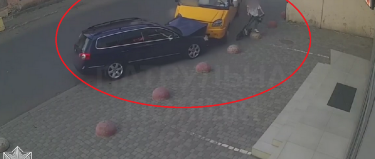 Водію стало зле: в Ужгороді ДТП за участю автобуса та автівки