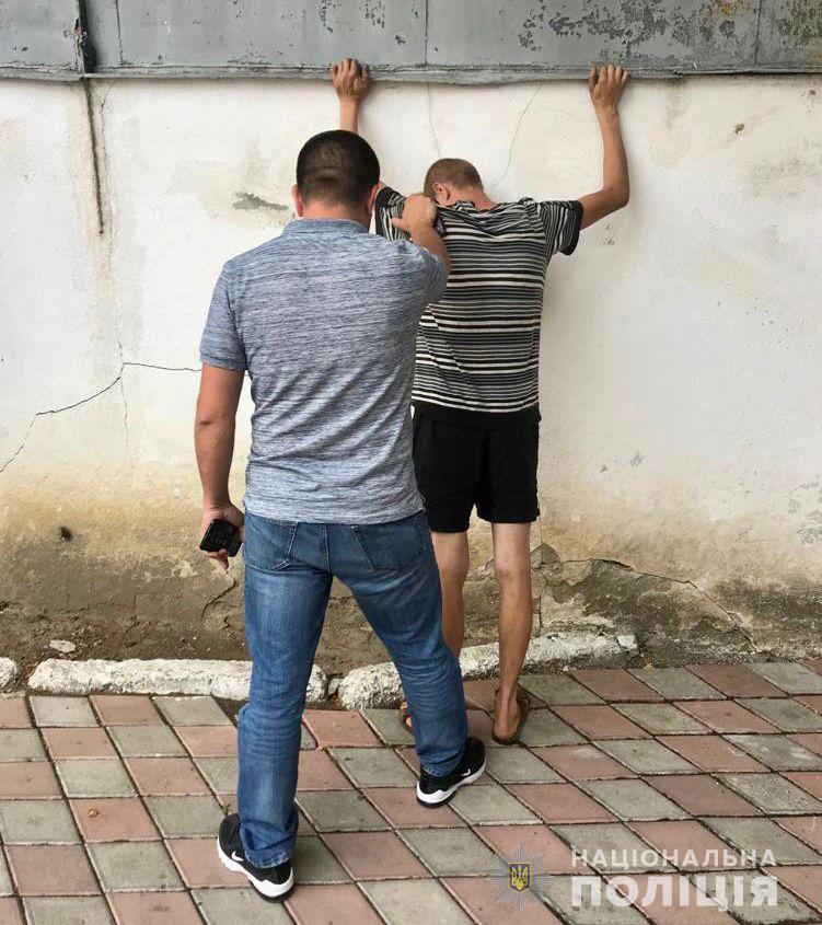 В Мукачівському районі затримали п’яного молодика, який вдарив жінку та відібрав у неї мобільний телефон