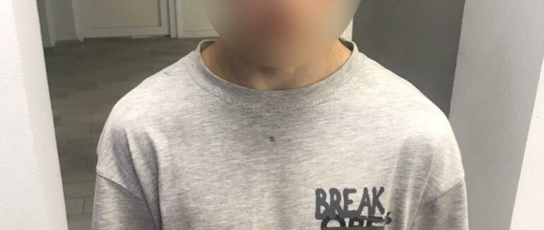 В Ужгороді затримали підлітка, який пограбував перехожого